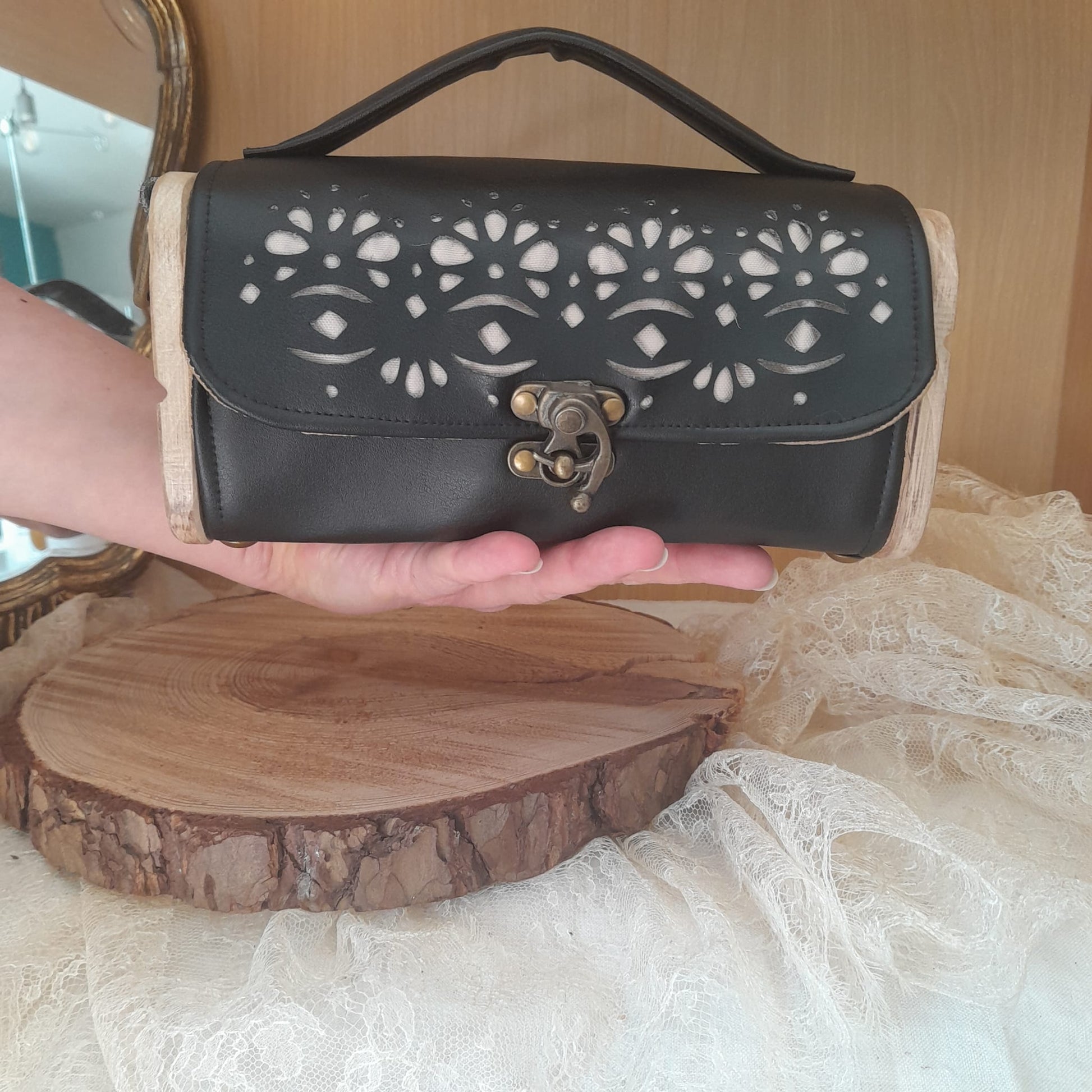 Kube 9 noir dentelle Sac à main bois et raisin n°210 – Image 8